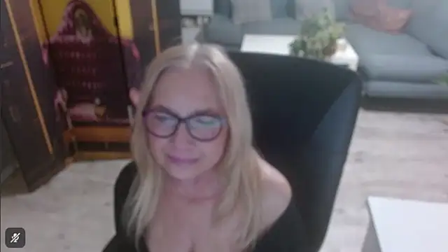 sofia xkiss online show from February 5, 3:37 pm