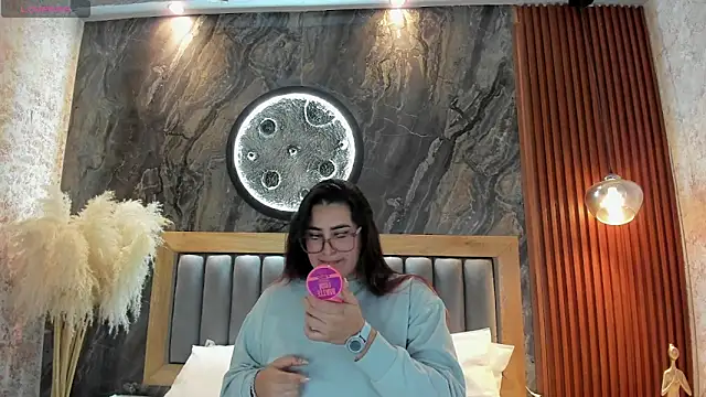 BellaPeers  online show from June 16, 11:44 am