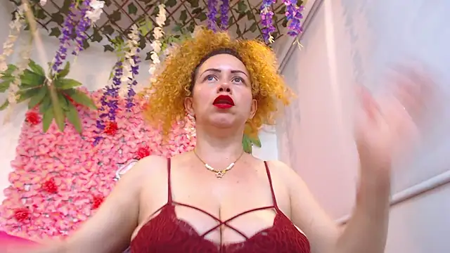 BLONDE SEXYHOT online show from April 29, 9:31 pm