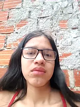 Snapshot of Little_Pau_Dirty chatting on October 20, 1:25 pm Little Pau Dirty online show from October 20, 1:25 pm