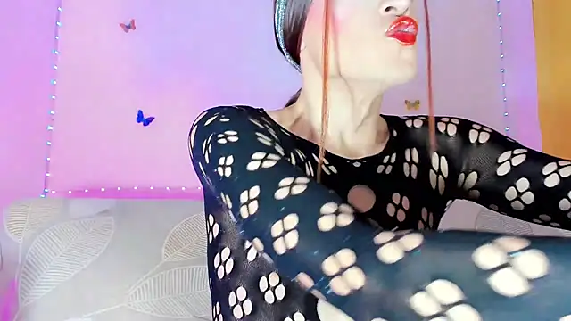 TatiGil online show from July 9, 8:33 pm