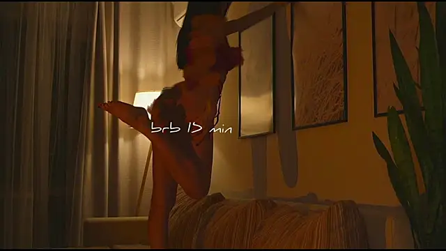 wowmolly online show from December 16, 2:01 pm