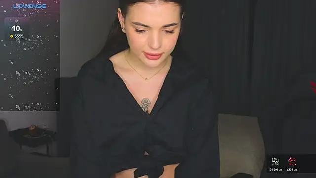 adrianawow1 online show from December 16, 2:06 am