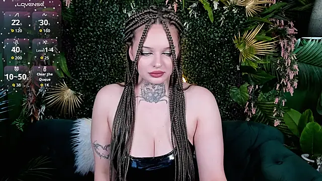 Snapshot of SherriMartinez chatting on October 4, 6:23 pm SherriMartinez online show from October 4, 6:23 pm