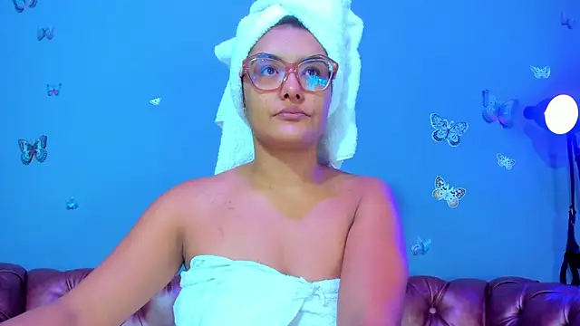 Kaira mosse online show from June 16, 11:55 am