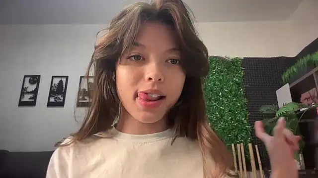 DesiredHoney online show from October 5, 4:45 pm