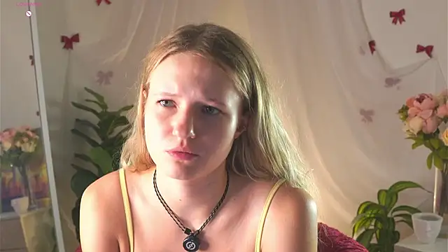 MaydaFoulk online show from June 28, 11:33 pm