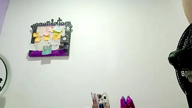 PetiteIvoryQueen19 online show from February 3, 6:22 am