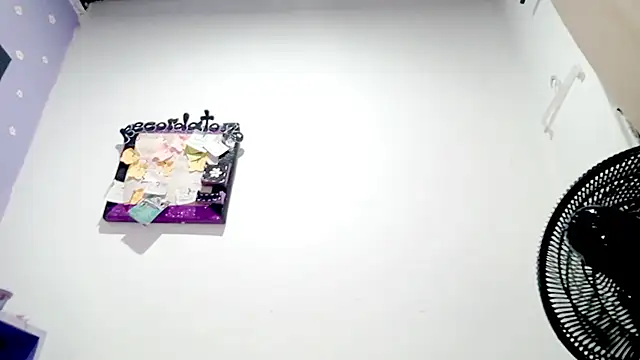 PetiteIvoryQueen19 online show from June 16, 6:14 am