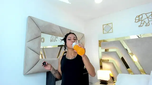 rave connor online show from July 25, 6:48 pm