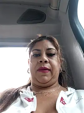 Laura-Hernandez online show from June 26, 4:08 pm