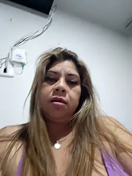 Laura-Hernandez online show from July 17, 6:29 am