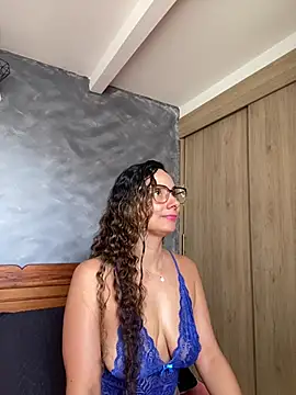 MafeeRoss online show from June 12, 7:11 pm