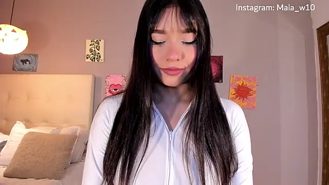 Maia W10 online show from June 27, 12:22 pm