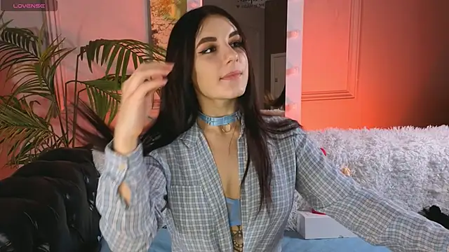 Kelly Woods online show from November 21, 3:25 pm