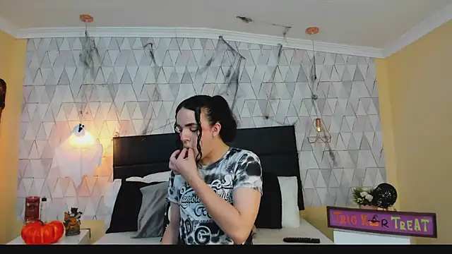 JustinePerry online show from October 22, 3:44 am