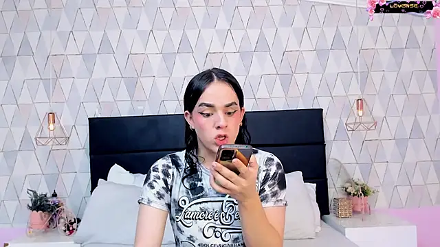 JustinePerry online show from April 28, 4:27 am
