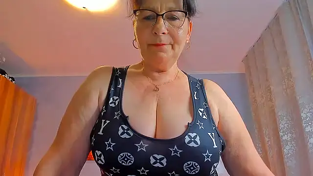 sweetangell69  online show from June 18, 3:19 am