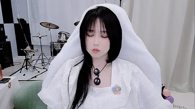 Vaness-a online show from May 16, 12:15 pm