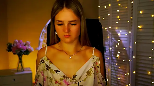 DeboraLarson online show from November 17, 4:02 am