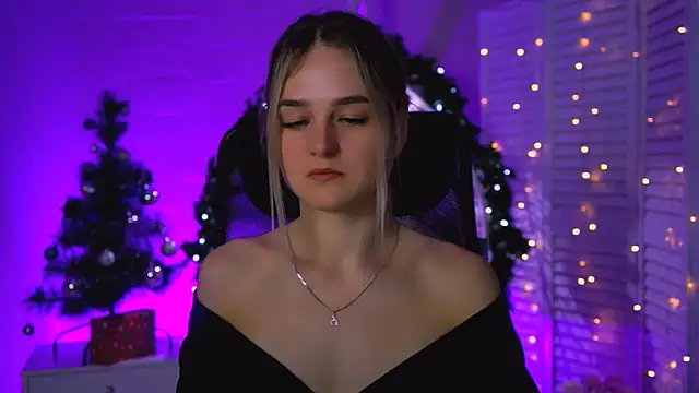 DeboraLarson online show from December 23, 4:05 am