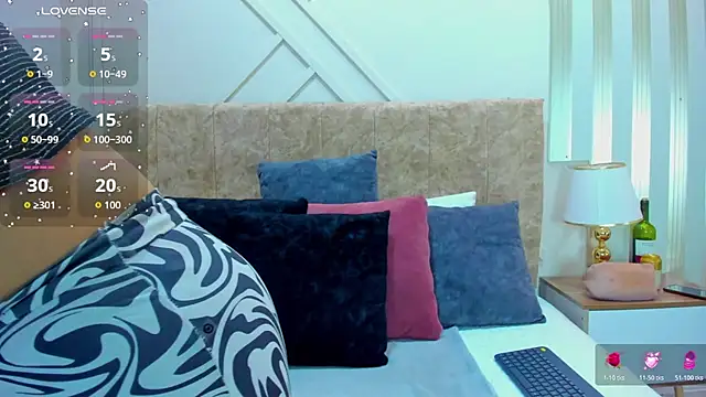 ashley  foxx  online show from October 28, 2:01 pm