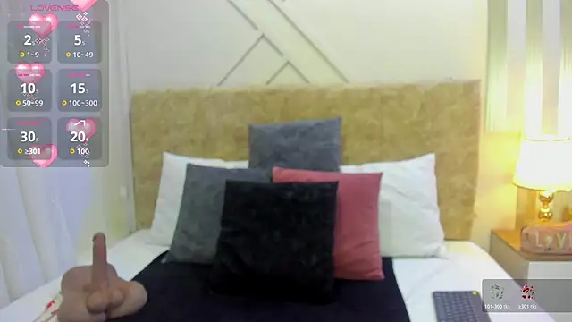 ashley  foxx  online show from October 30, 2:51 pm