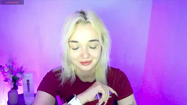 Ashley S online show from August 3, 10:15 pm