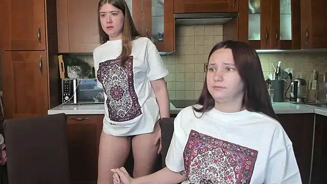 HotCaramellsTV online show from June 20, 9:02 am