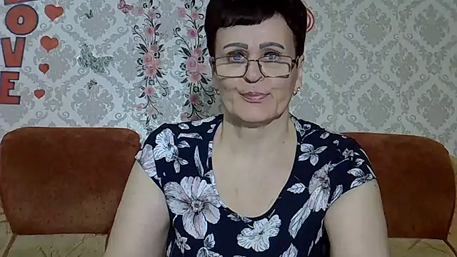 PaulaGolden online show from April 27, 7:44 pm