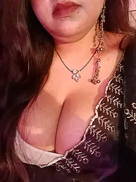 Suhanakhan00 online show from August 4, 10:10 am
