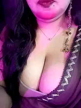 Suhanakhan00 online show from April 12, 6:54 pm