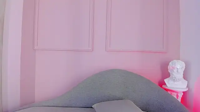 victoria milann online show from November 27, 3:04 pm