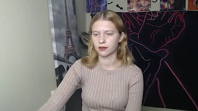 Snapshot of StellaCRL chatting on October 10, 6:13 pm StellaCRL online show from October 10, 6:13 pm
