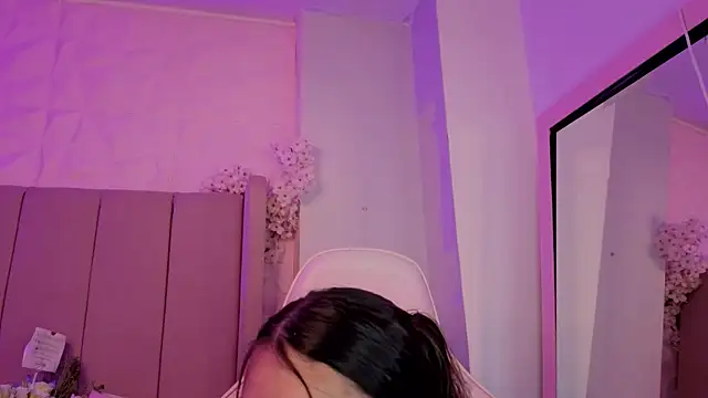 MollyBigBoobs12 online show from August 1, 12:34 am