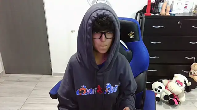 thomascooper7 online show from March 12, 2:58 am