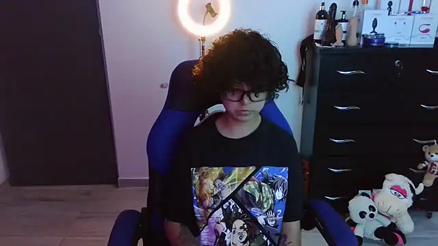 thomascooper7 online show from November 3, 8:02 pm