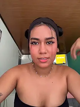 ALANAH KITTY online show from May 4, 7:50 pm