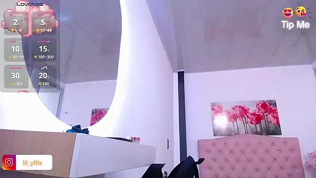 lily f00x online show from September 23, 12:36 pm