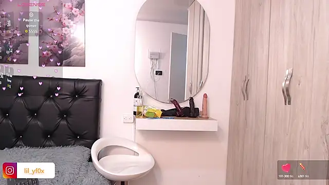 lily f00x online show from September 14, 12:36 pm