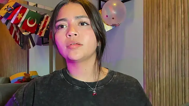 KimDevinne online show from July 15, 1:38 pm