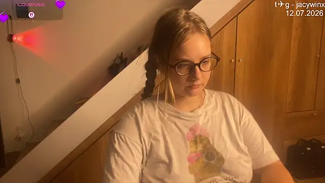JacyWinslat online show from July 13, 8:31 pm