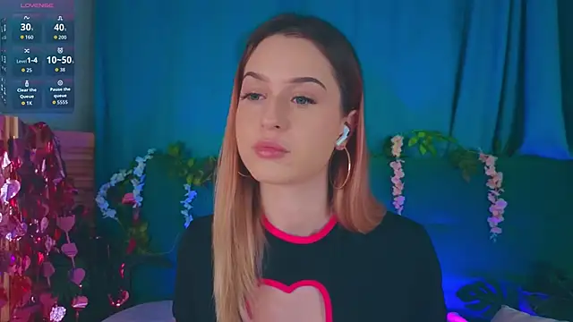 AlinaWalters online show from March 18, 8:25 pm