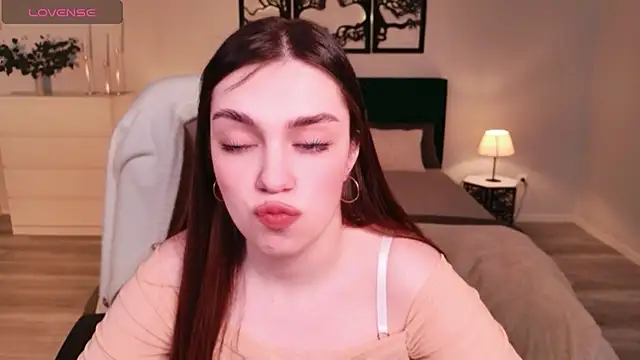 DaniellaLovely online show from March 3, 11:49 am