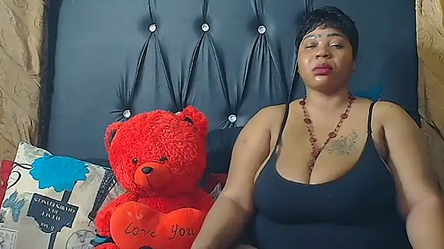 HUMONGUOUSTITSS online show from September 18, 7:45 pm