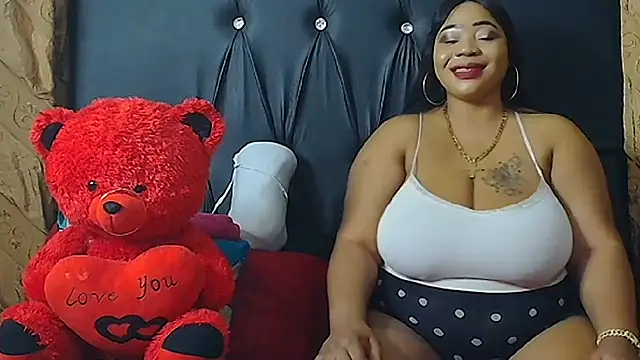 HUMONGUOUSTITSS online show from October 19, 6:10 pm