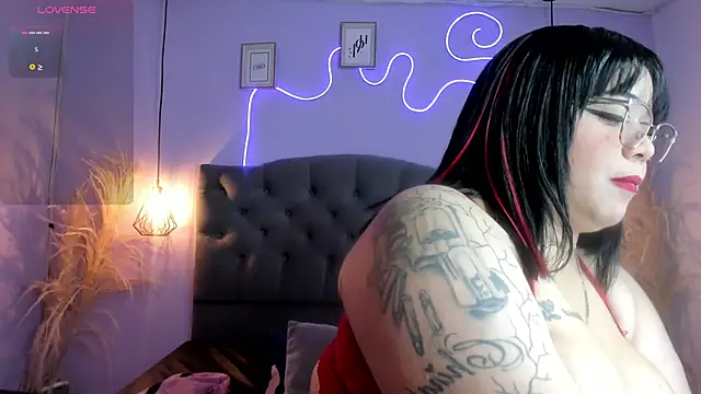 KRYSTENMOON online show from June 15, 3:23 pm