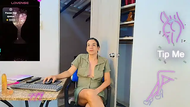 Oh Tique online show from June 19, 6:00 pm