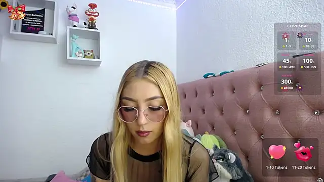 Soffy-brooks online show from November 11, 1:34 am