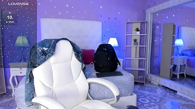 Snapshot of scarlette_15_ chatting on September 9, 3:06 am scarlette 15 online show from September 9, 3:06 am